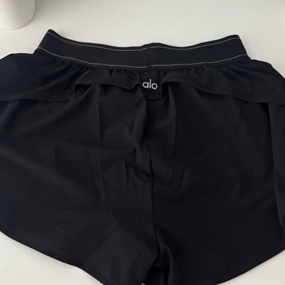 ALO Yoga Women's Athletic Black Shorts-BRAND NEW - Picture 2 of 5